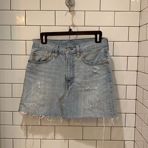 Levi’s distressed denim skirt size 27